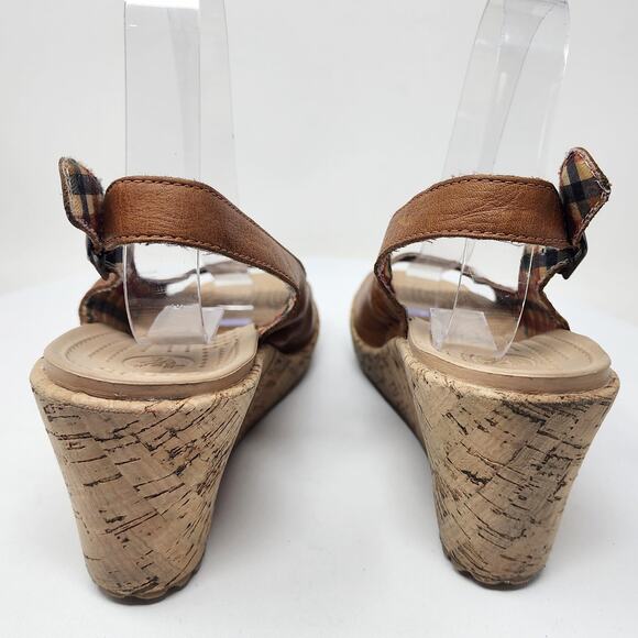 Crocs A-Leigh Slingback Wedge Sandals Women 7 Brown Leather Buckle Cork 11848 - Picture 6 of 11